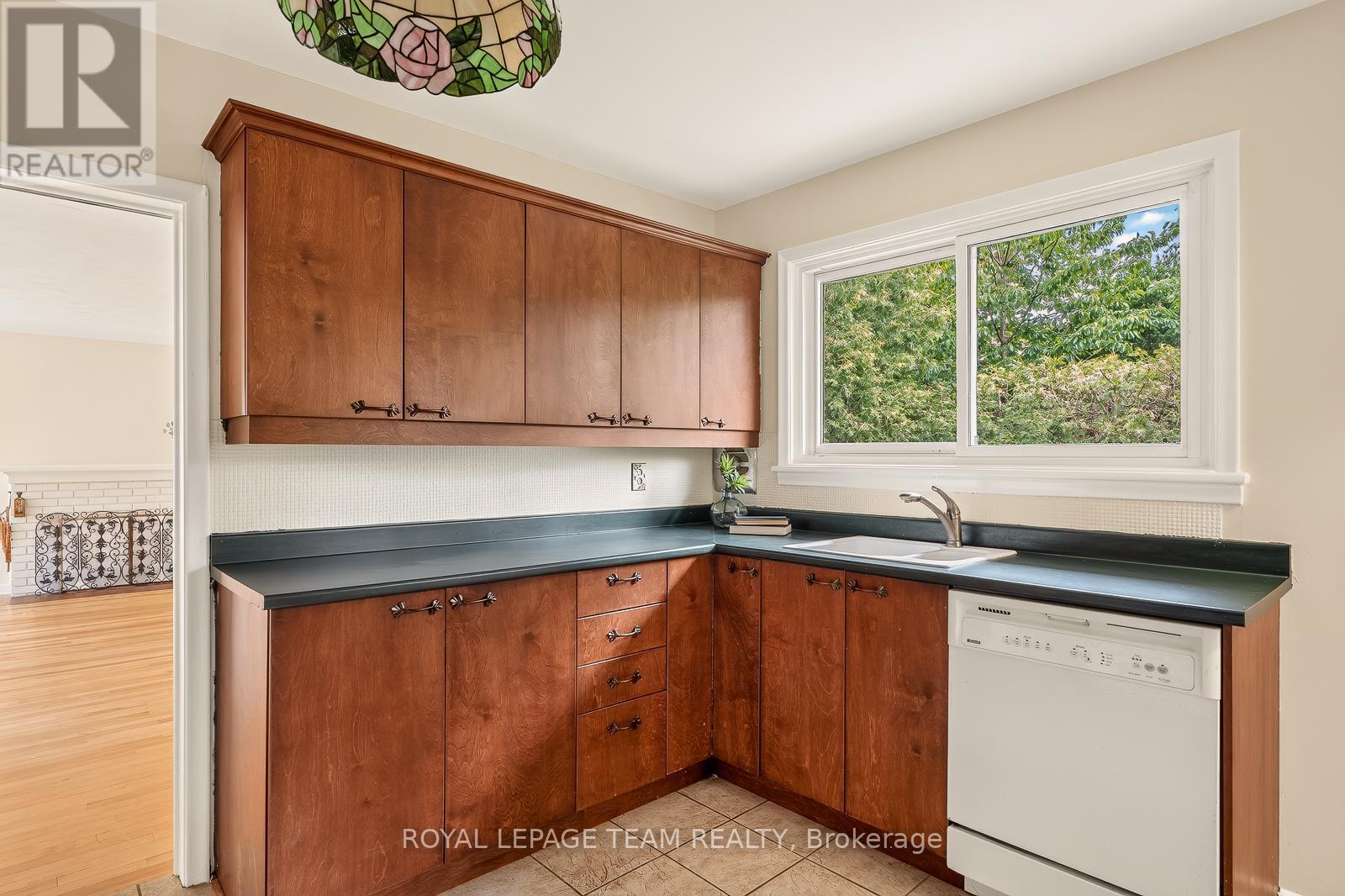 2046 Dorval Avenue, Ottawa, Ontario  K1G 2N8 - Photo 10 - X13499508