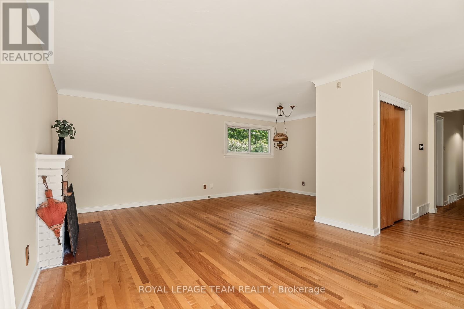 2046 Dorval Avenue, Ottawa, Ontario  K1G 2N8 - Photo 5 - X13499508
