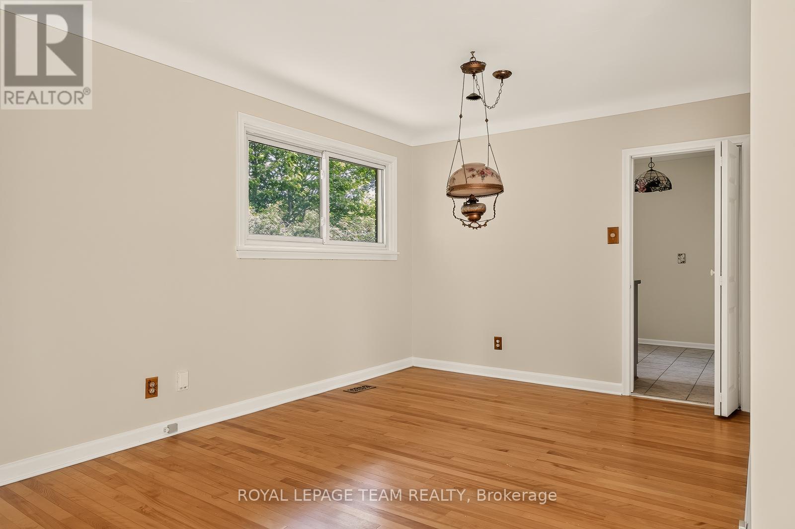 2046 Dorval Avenue, Ottawa, Ontario  K1G 2N8 - Photo 8 - X13499508