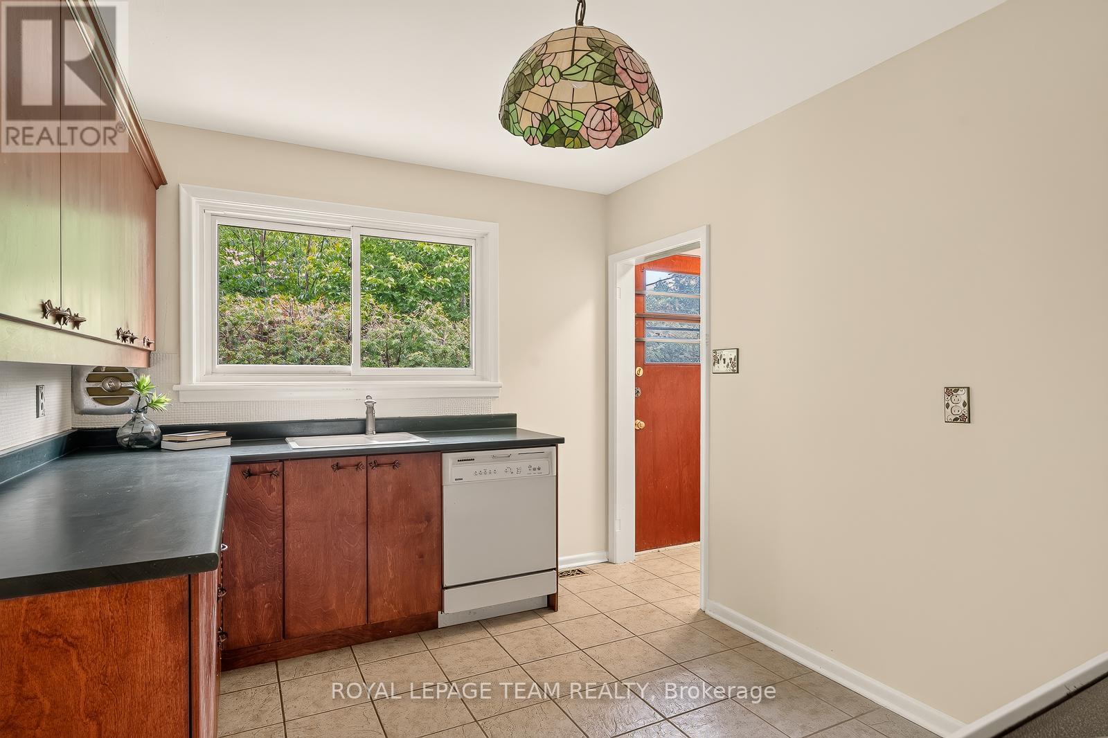 2046 Dorval Avenue, Ottawa, Ontario  K1G 2N8 - Photo 9 - X13499508