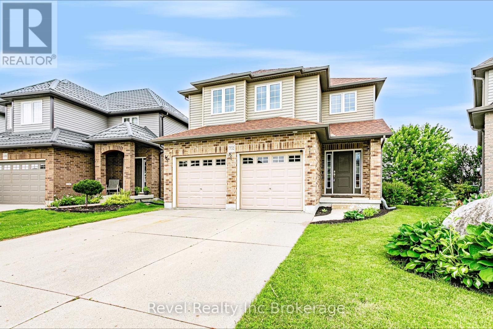 702 Frontenac Crescent, Woodstock, Ontario  N4V 0B1 - Photo 2 - X13499480