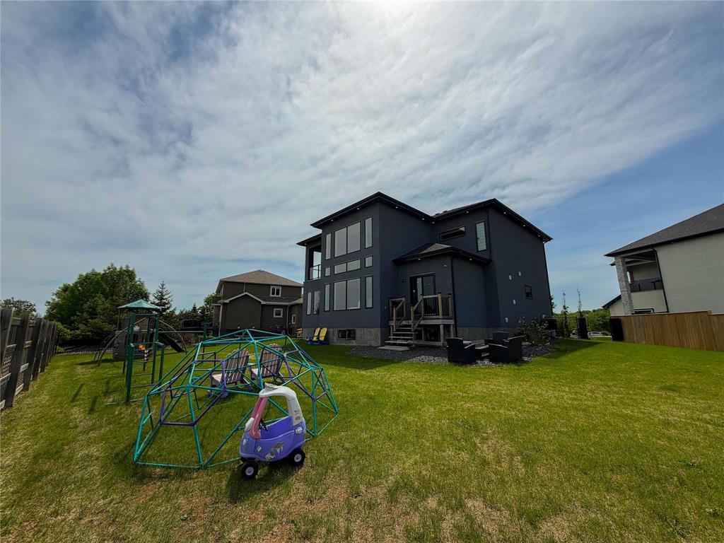 160 Saddleridge Lane, East St Paul, Manitoba  R3W 1R1 - Photo 40 - 202614462