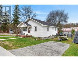 213 YONGE STREET, Burk's Falls, Ontario