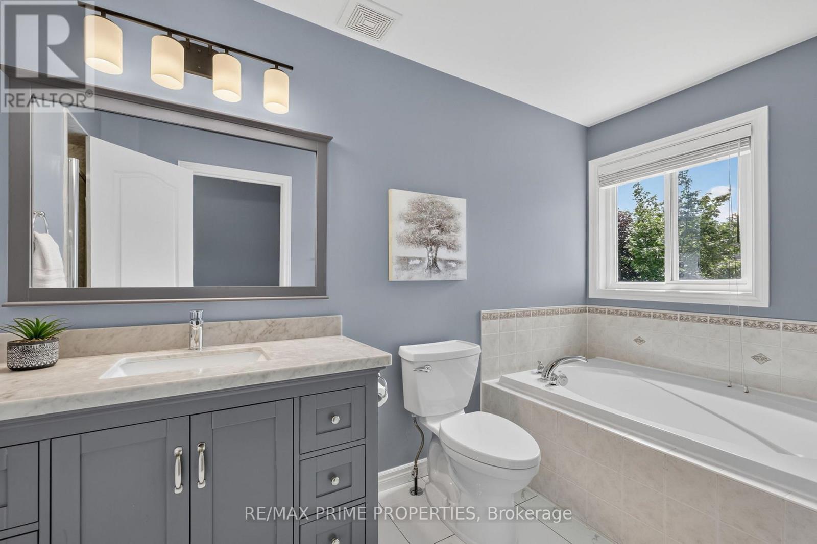 77 Margaret Graham Crescent, East Gwillimbury (Mt Albert), Ontario  L0G 1M0 - Photo 14 - N13499522