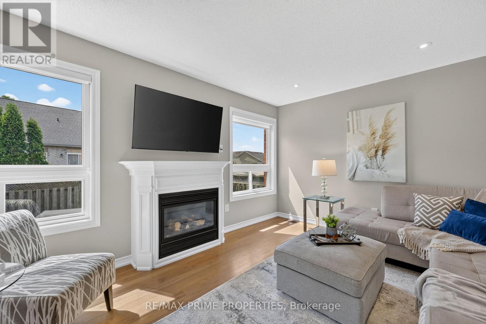 77 Margaret Graham Crescent, East Gwillimbury (Mt Albert), Ontario  L0G 1M0 - Photo 5 - N13499522