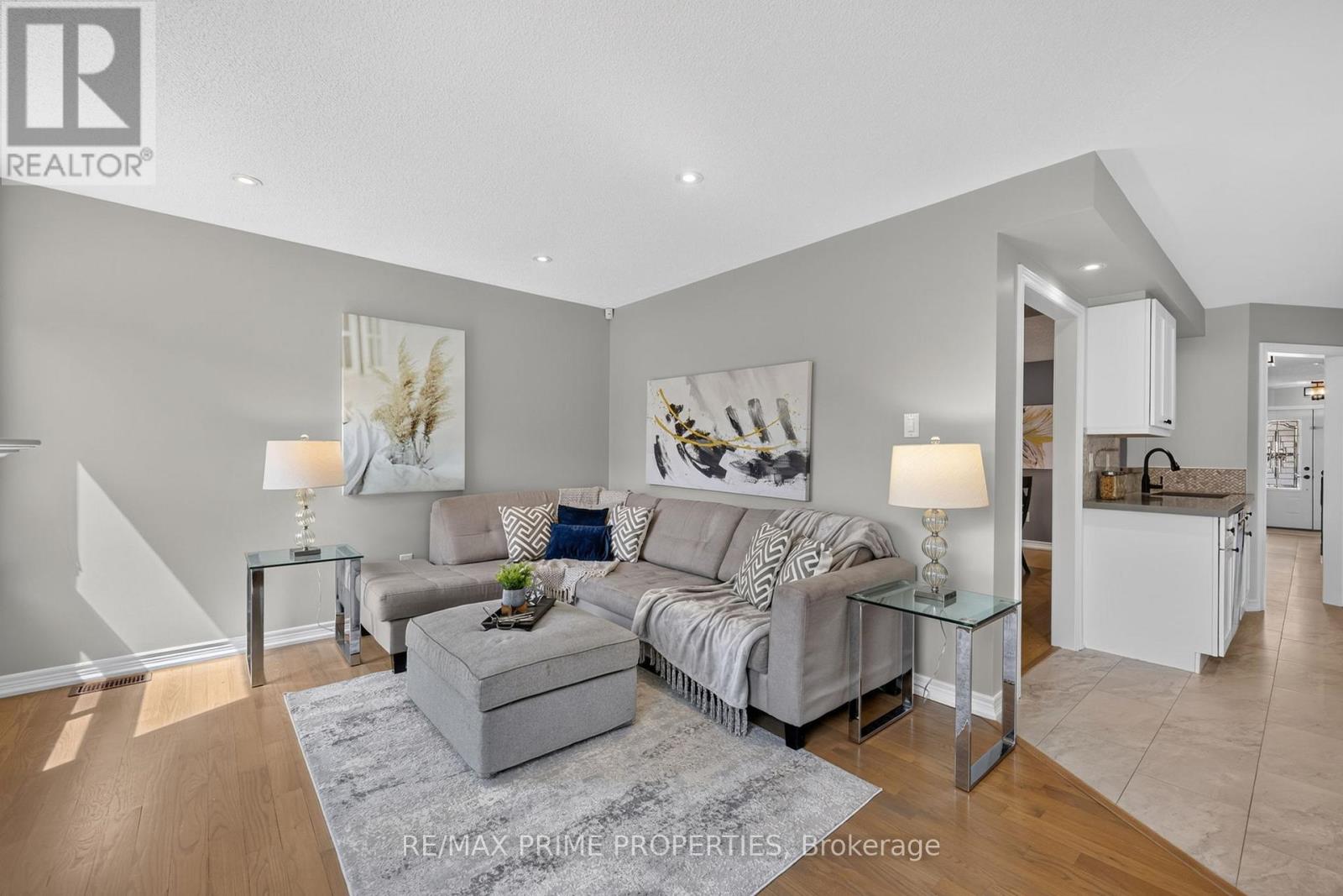 77 Margaret Graham Crescent, East Gwillimbury (Mt Albert), Ontario  L0G 1M0 - Photo 7 - N13499522