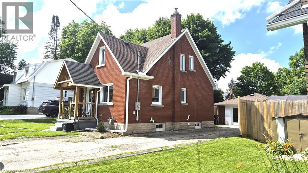 129 MOORE Avenue S, Waterloo, Ontario