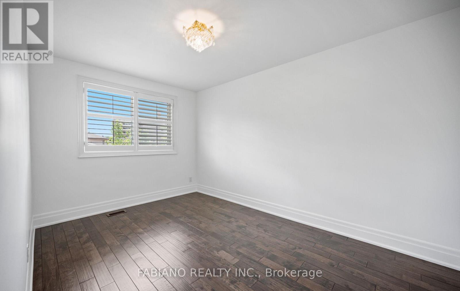 48 Sorlyn Avenue, Toronto, Ontario  M6L 1H8 - Photo 19 - W13499502