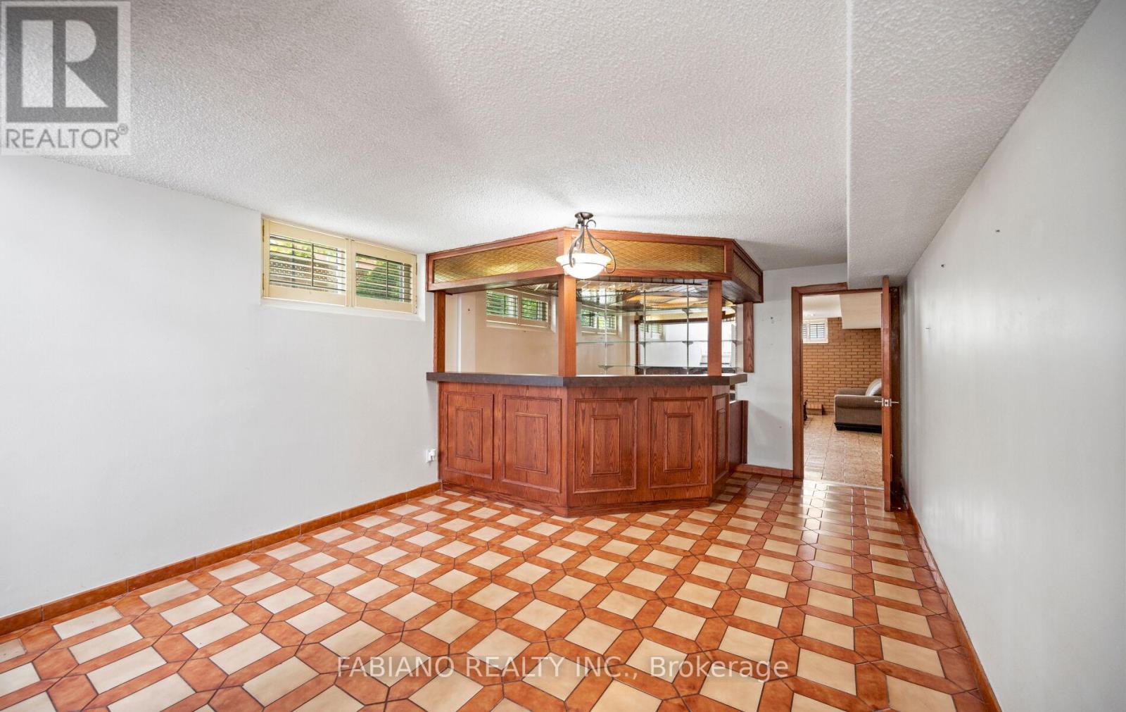 48 Sorlyn Avenue, Toronto, Ontario  M6L 1H8 - Photo 31 - W13499502
