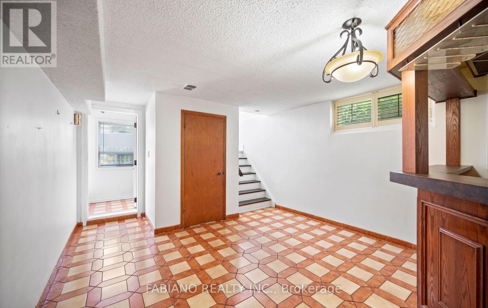 48 Sorlyn Avenue, Toronto, Ontario  M6L 1H8 - Photo 33 - W13499502