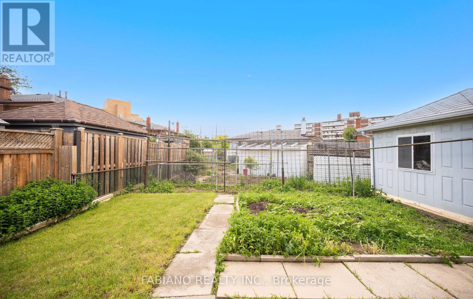48 Sorlyn Avenue, Toronto, Ontario  M6L 1H8 - Photo 45 - W13499502