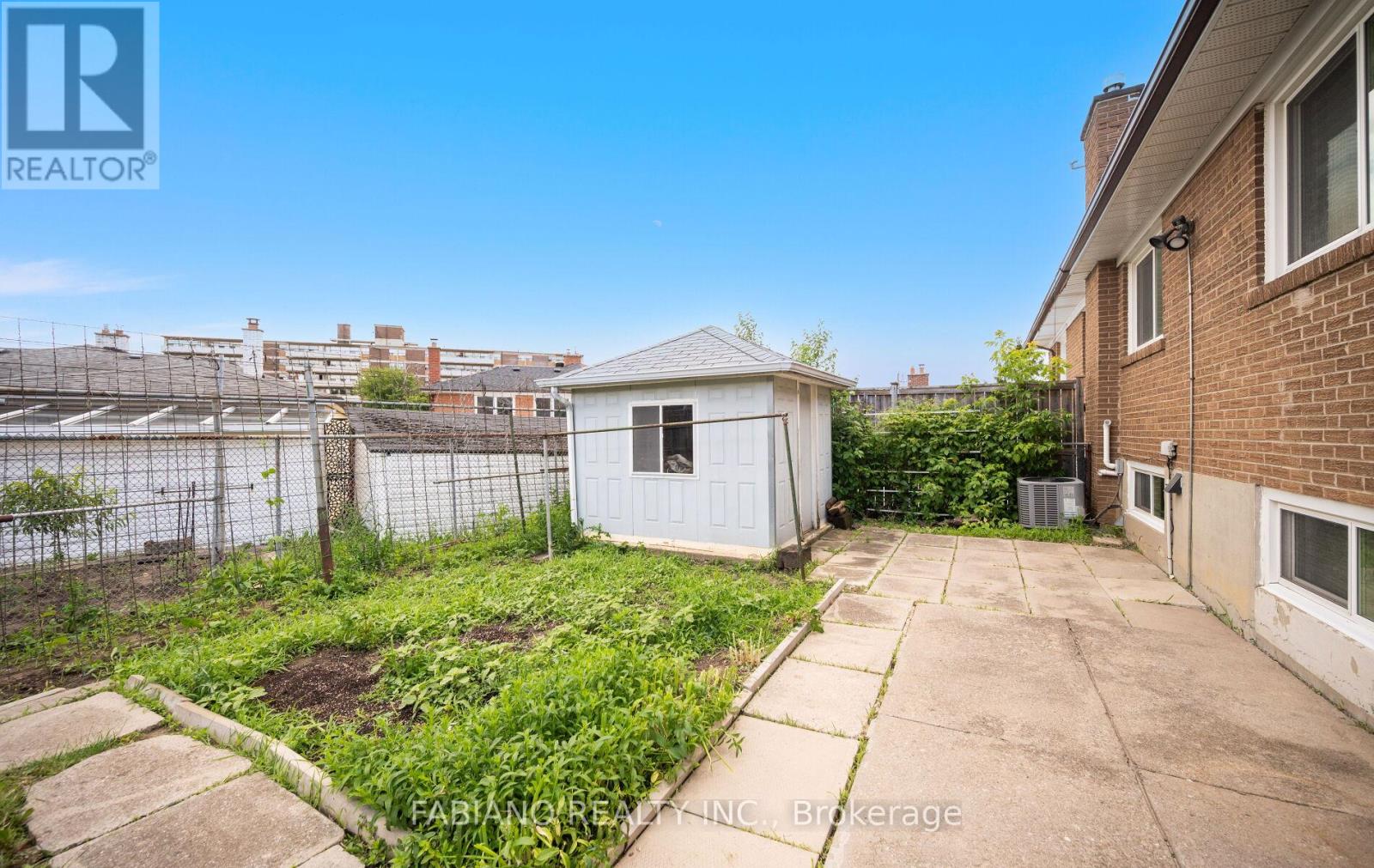 48 Sorlyn Avenue, Toronto, Ontario  M6L 1H8 - Photo 48 - W13499502