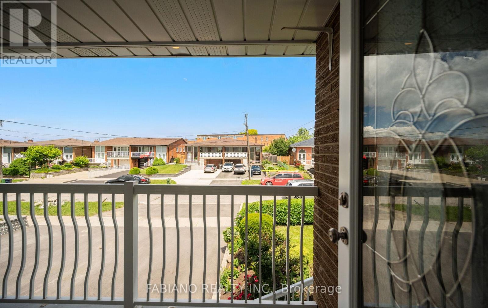 48 Sorlyn Avenue, Toronto, Ontario  M6L 1H8 - Photo 9 - W13499502
