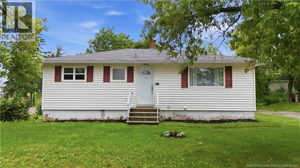 41 Highlandview Road, Moncton, New Brunswick