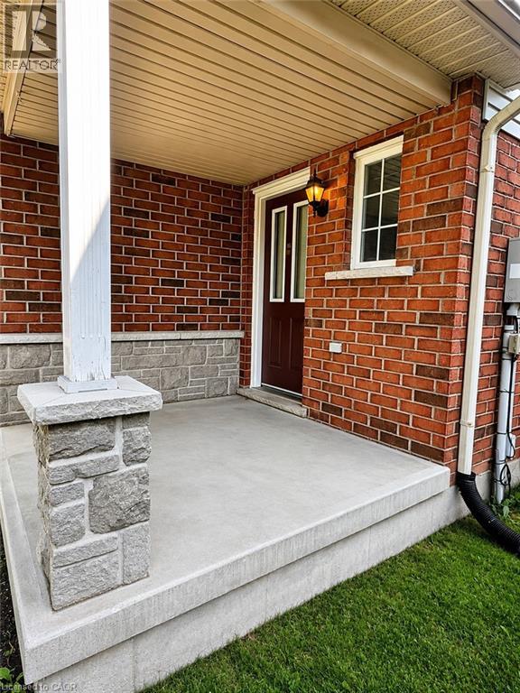 596 Southridge Drive, Hamilton, Ontario  L9C 7V8 - Photo 3 - 40842146
