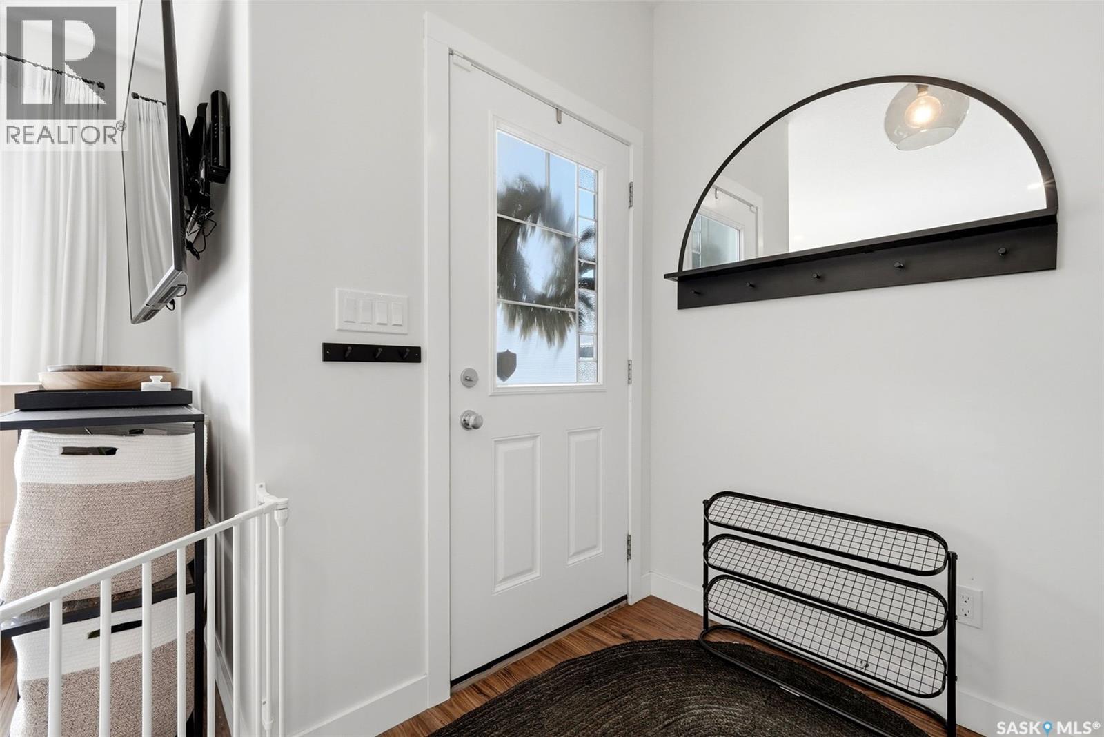 2174 Elliott Street, Regina, Saskatchewan  S4N 3H2 - Photo 3 - SK040950