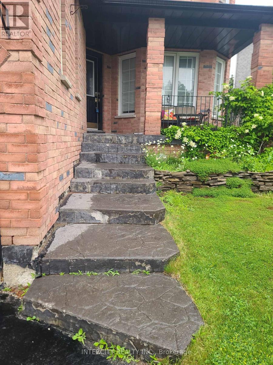 25 Meyer Avenue, Barrie, Ontario  L4M 6Y1 - Photo 2 - S12943604