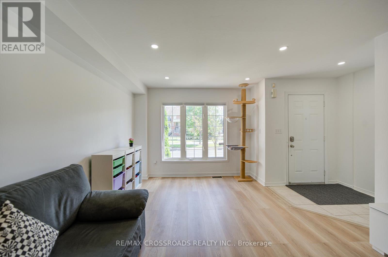 2278 Bur Oak Avenue, Markham, Ontario  L6E 1M1 - Photo 4 - N13478164