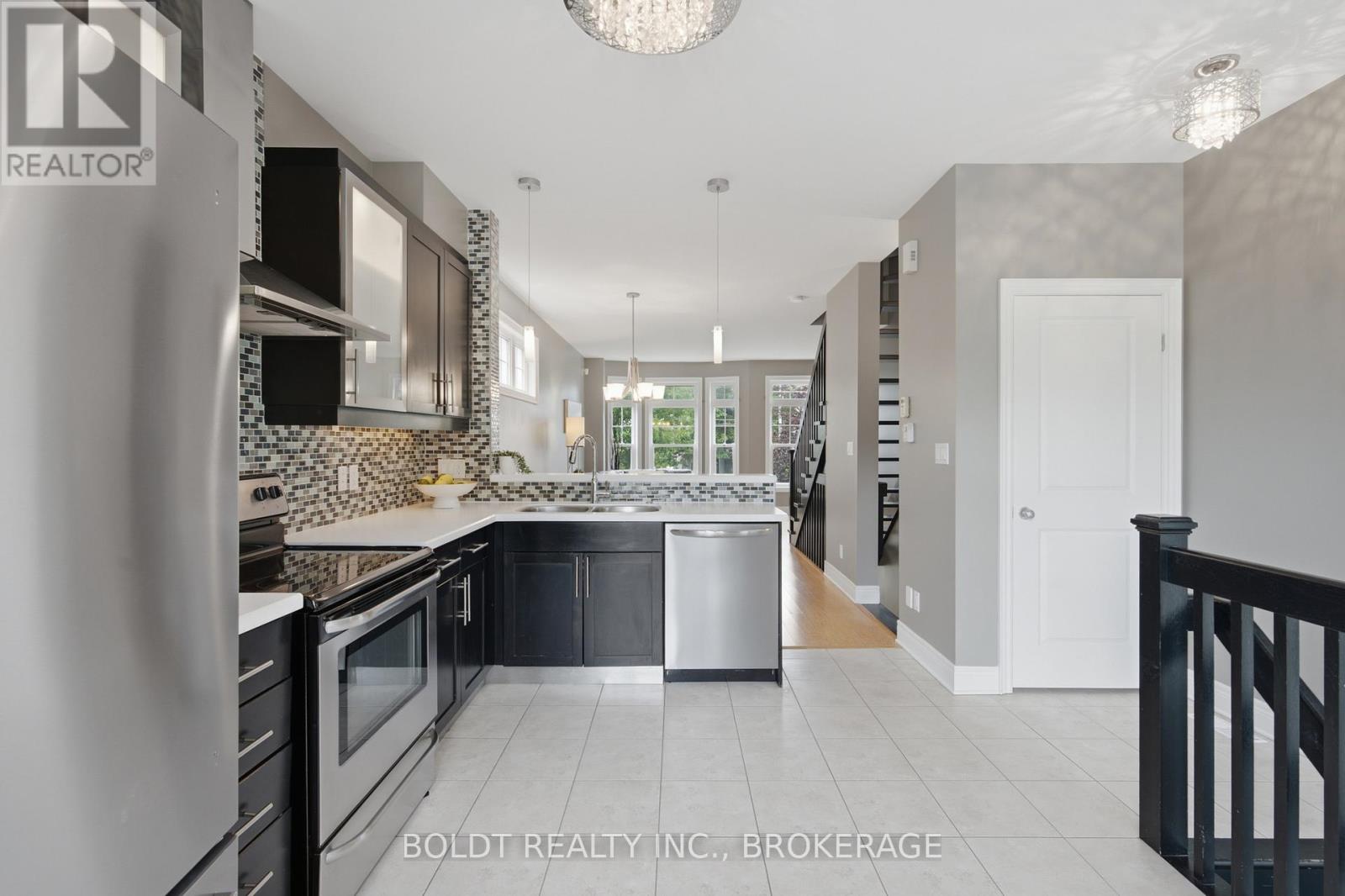 41 Durksen Drive, St. Catharines, Ontario  L2R 0A7 - Photo 4 - X13499616