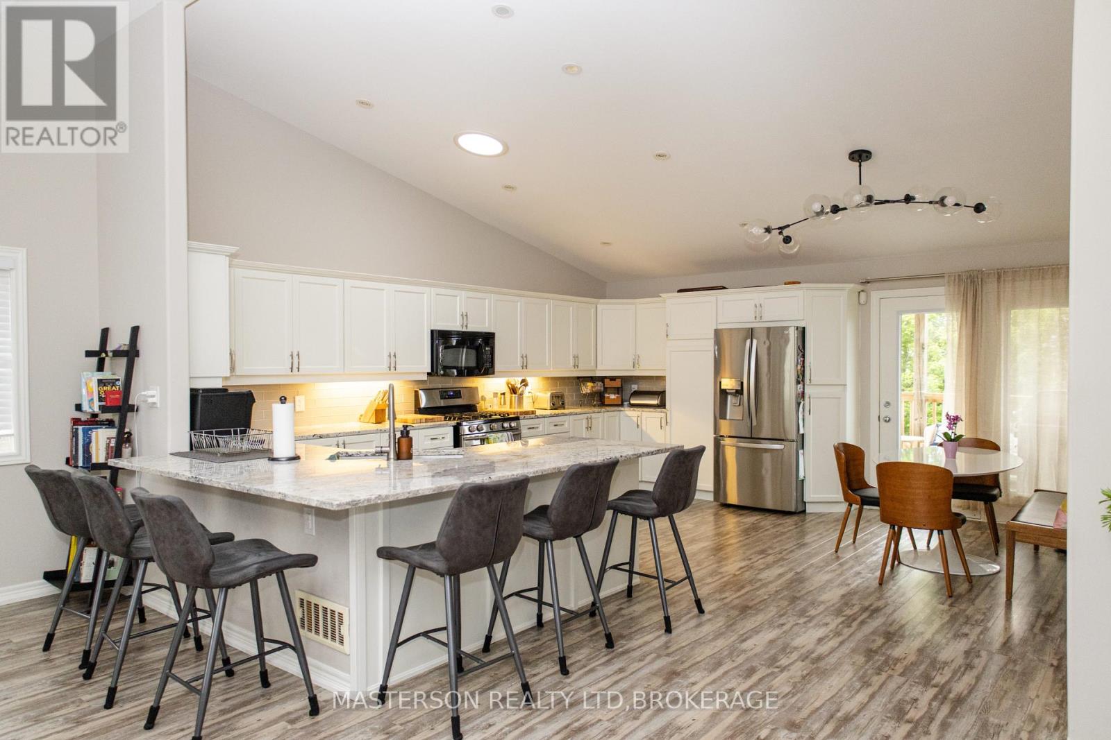 6662 Alina Court, Niagara Falls, Ontario  L2H 0A7 - Photo 6 - X13499682
