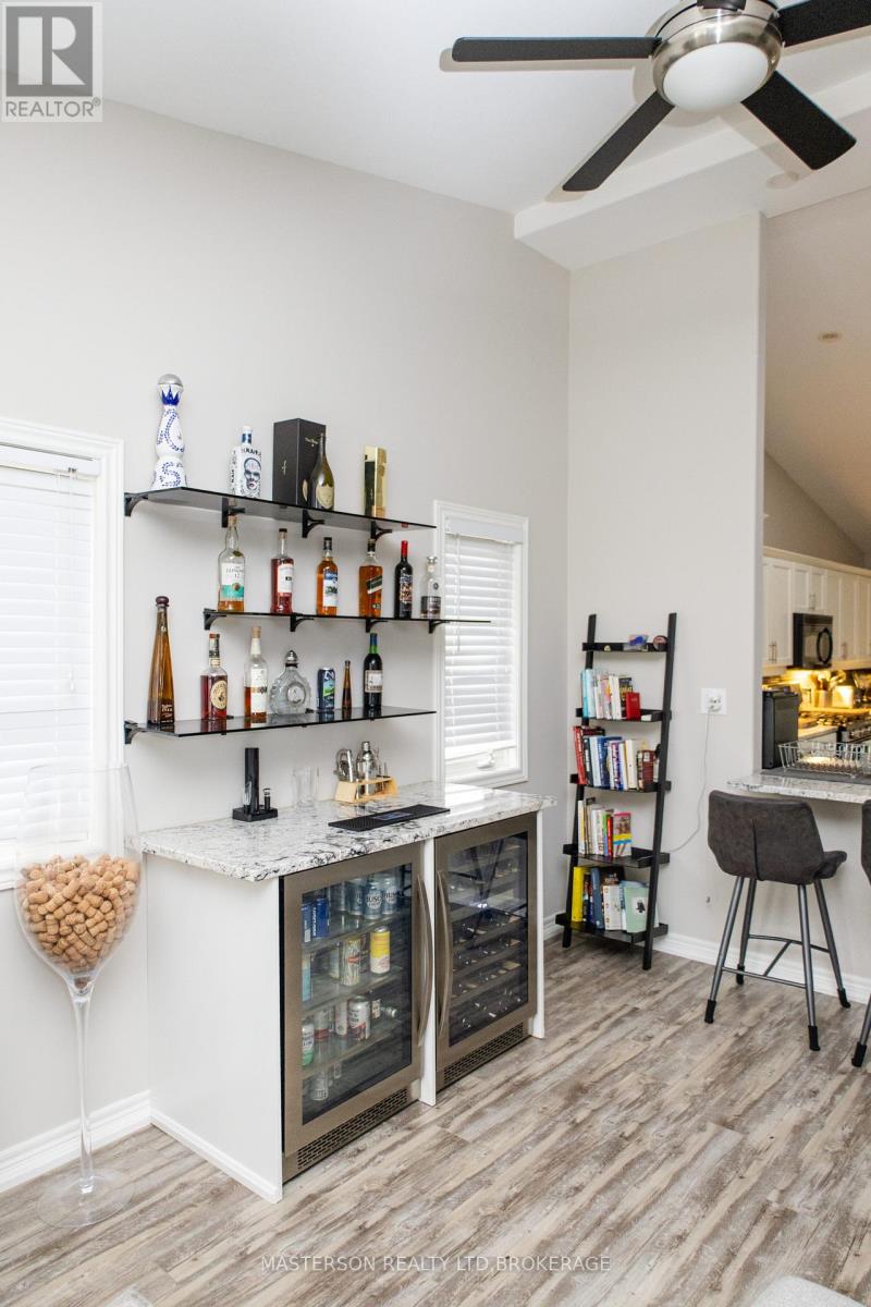 6662 Alina Court, Niagara Falls, Ontario  L2H 0A7 - Photo 9 - X13499682