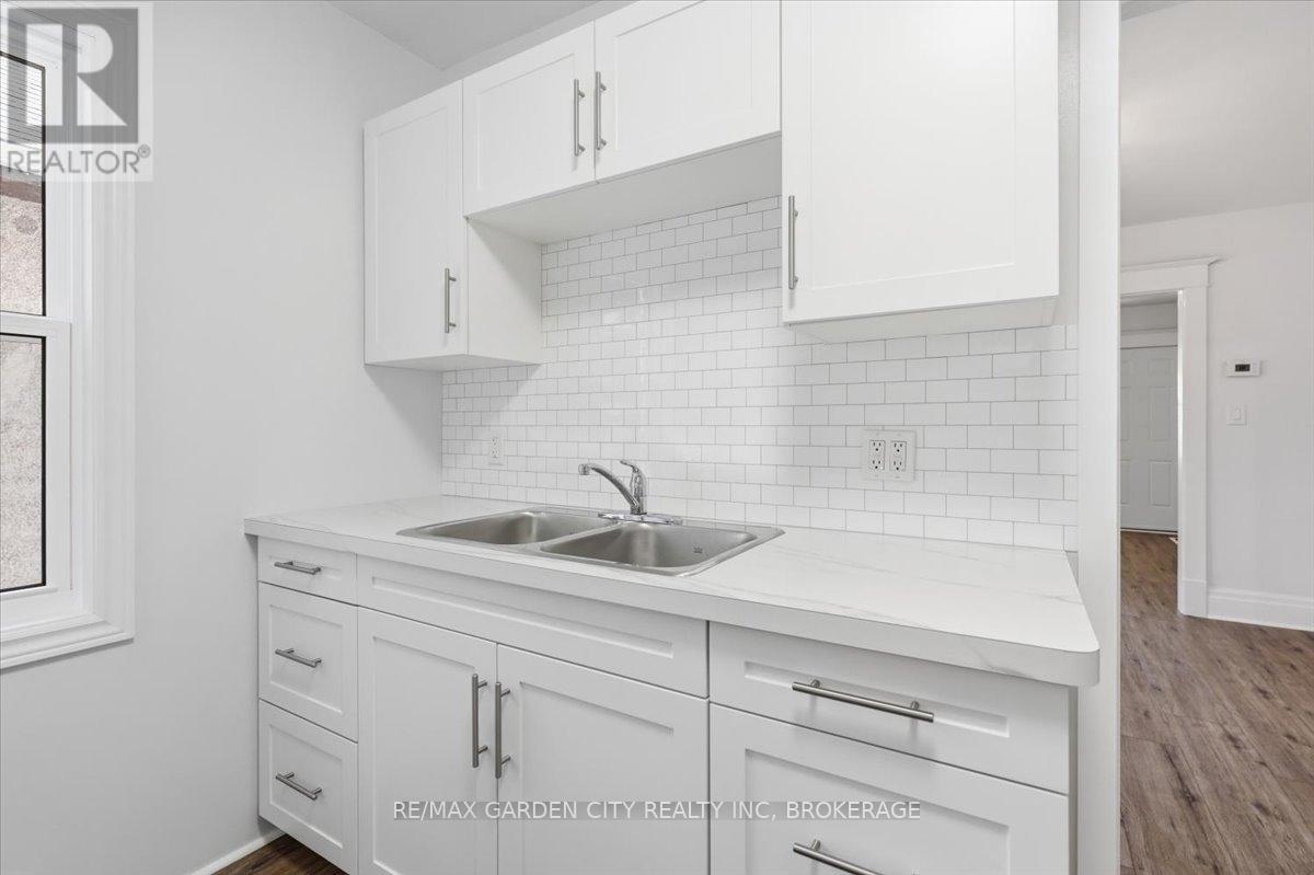 106 Carlton Street, St. Catharines, Ontario  L2R 1R3 - Photo 10 - X13492276