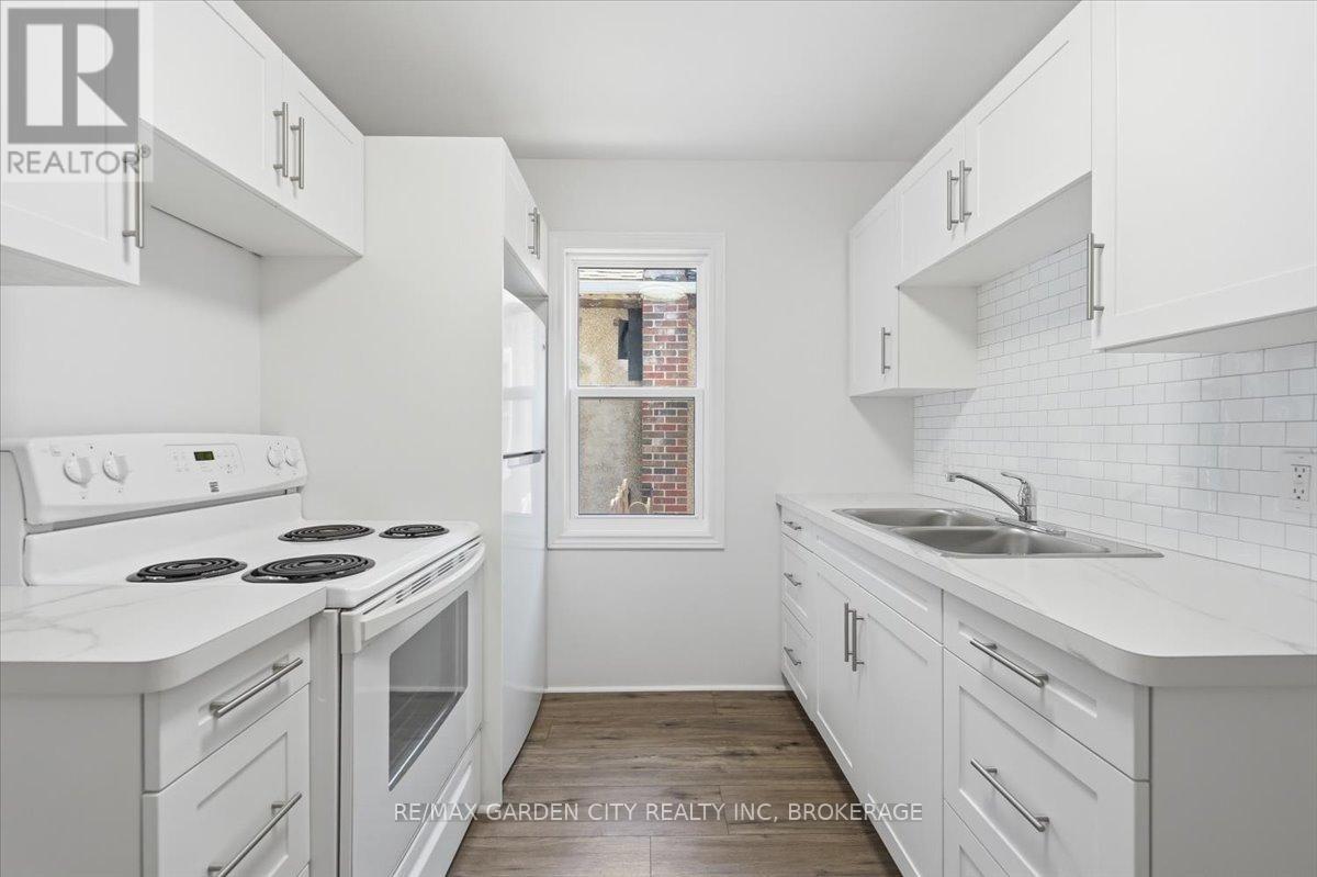 106 Carlton Street, St. Catharines, Ontario  L2R 1R3 - Photo 8 - X13492276