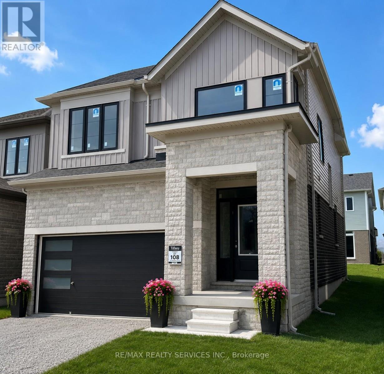 39 Prudhoe Terrace, Barrie, Ontario  L9J 0W2 - Photo 2 - S13499612