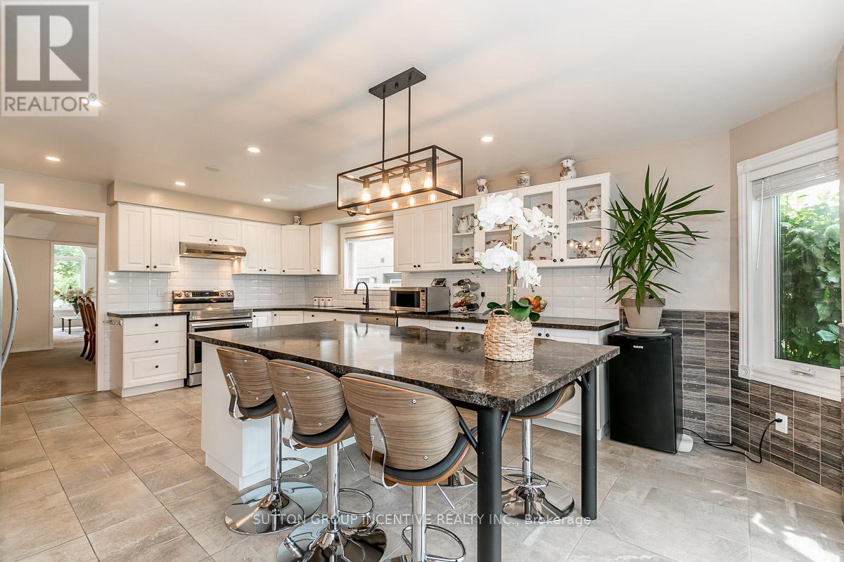 89 Cityview Circle, Barrie (Holly), Ontario  L4N 7V1 - Photo 10 - S13499636
