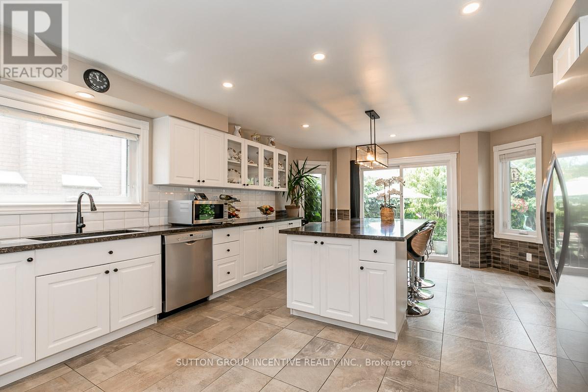 89 Cityview Circle, Barrie (Holly), Ontario  L4N 7V1 - Photo 11 - S13499636