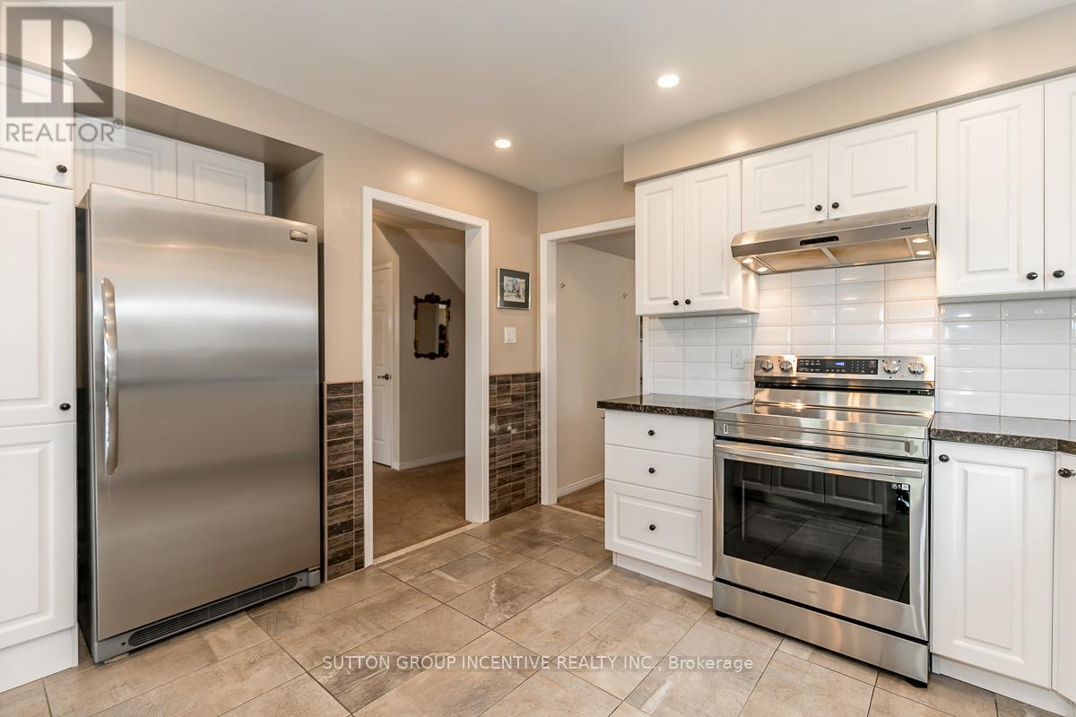 89 Cityview Circle, Barrie (Holly), Ontario  L4N 7V1 - Photo 13 - S13499636