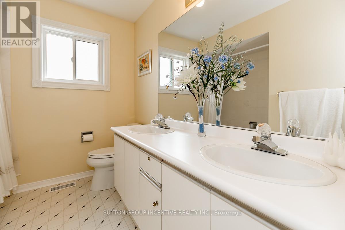 89 Cityview Circle, Barrie (Holly), Ontario  L4N 7V1 - Photo 40 - S13499636