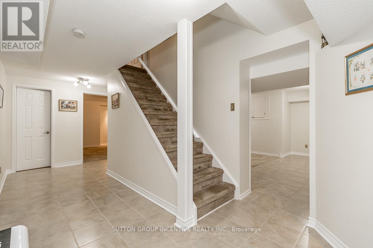89 Cityview Circle, Barrie (Holly), Ontario  L4N 7V1 - Photo 44 - S13499636