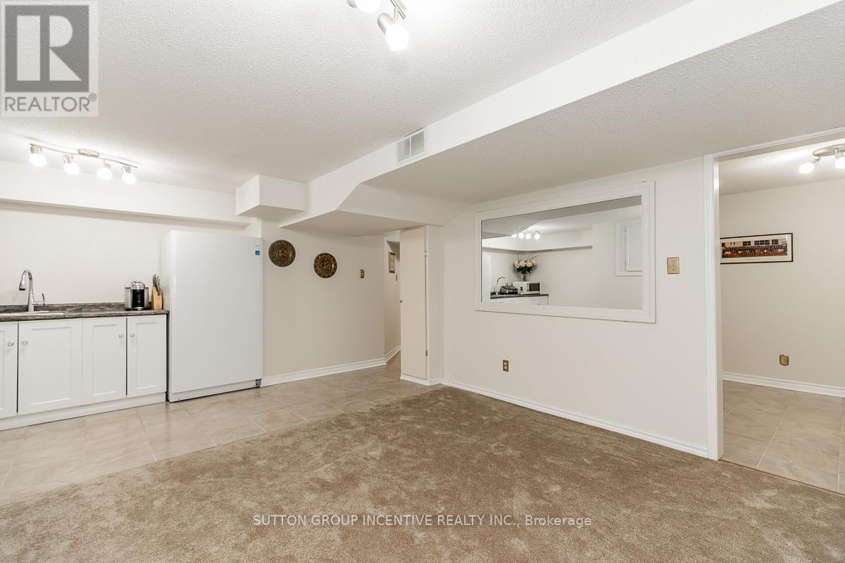 89 Cityview Circle, Barrie (Holly), Ontario  L4N 7V1 - Photo 45 - S13499636