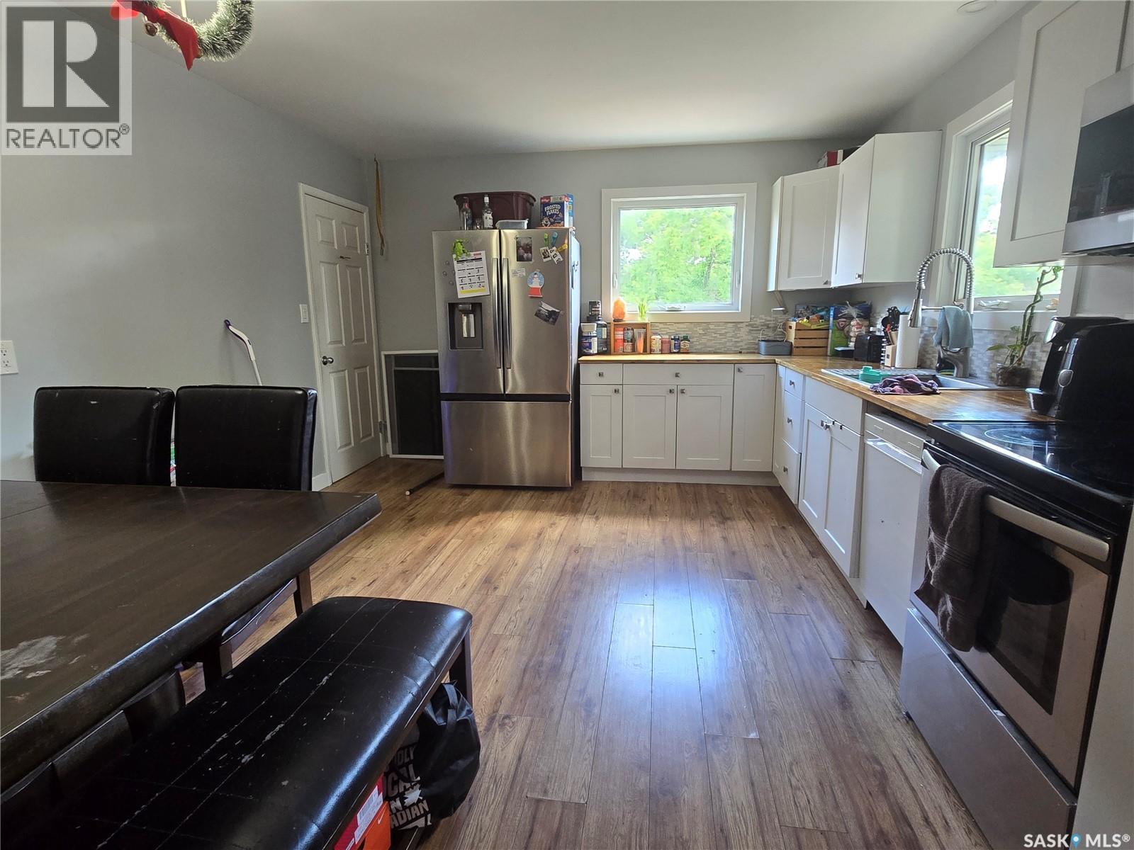 27 Antrim Street, Lanigan, Saskatchewan  S0K 2M0 - Photo 5 - SK040947