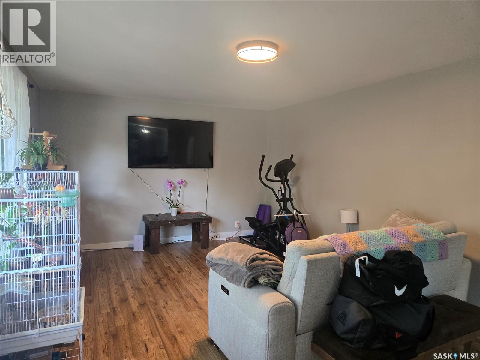 27 Antrim Street, Lanigan, Saskatchewan  S0K 2M0 - Photo 6 - SK040947