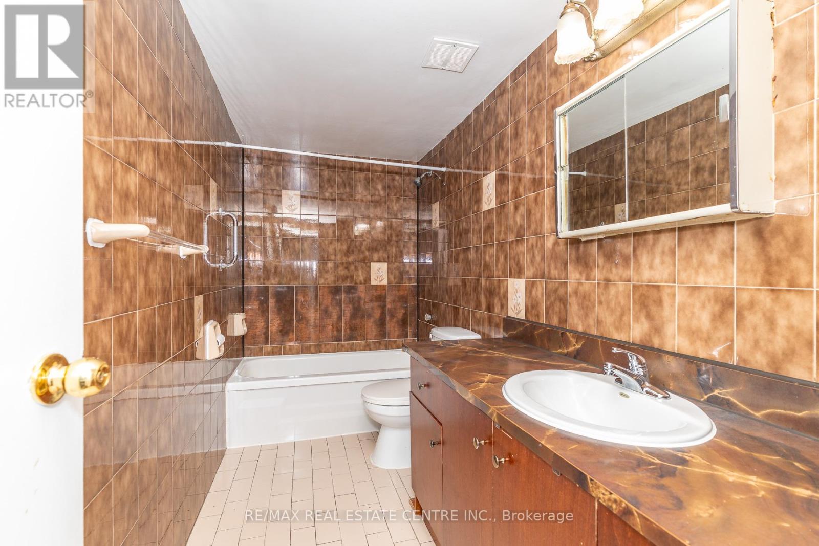 1009 - 3390 Weston Road, Toronto, Ontario  M9M 2X3 - Photo 18 - W13499706