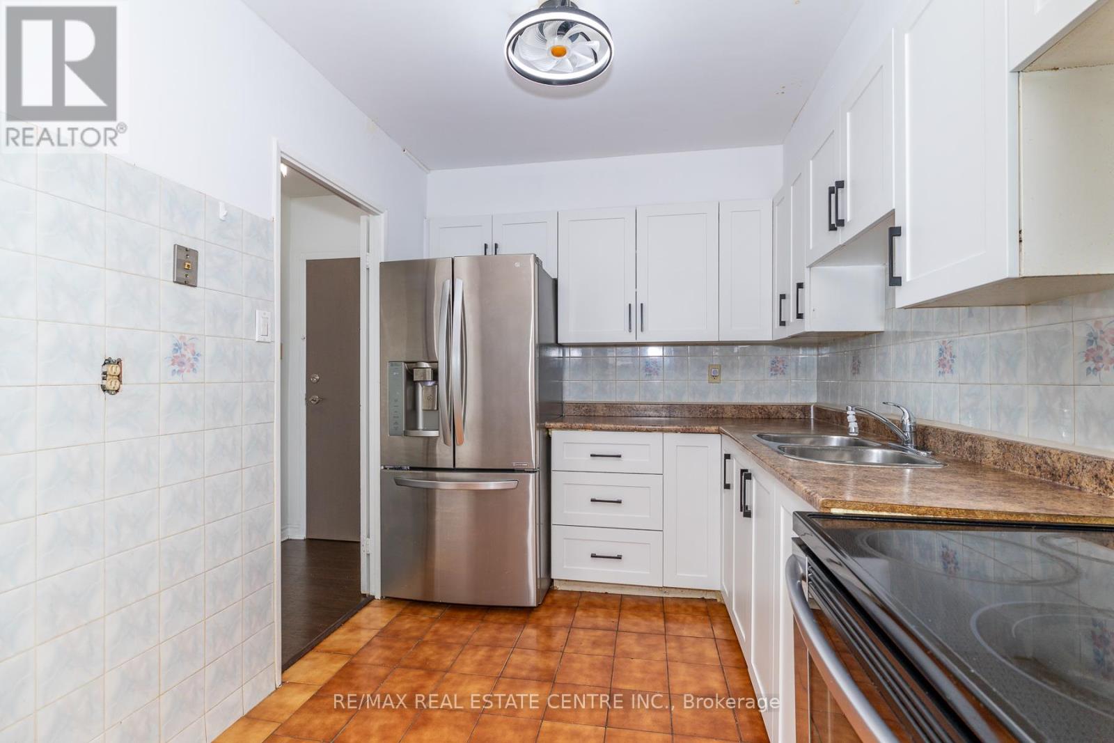 1009 - 3390 Weston Road, Toronto, Ontario  M9M 2X3 - Photo 31 - W13499706