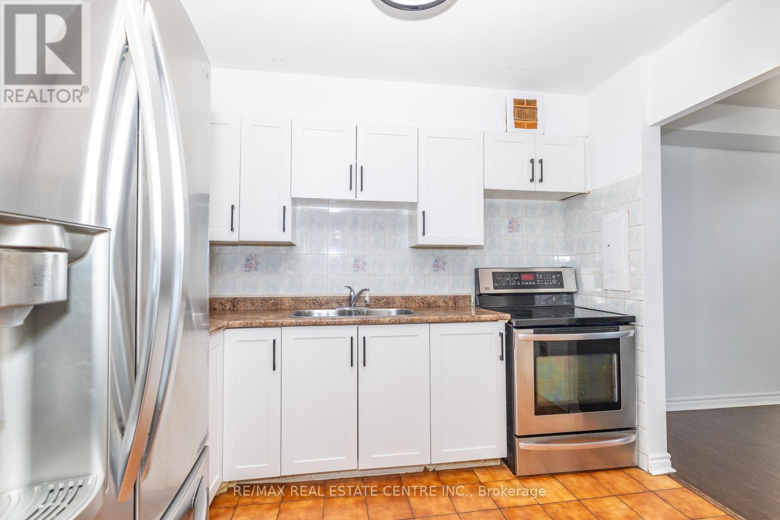1009 - 3390 Weston Road, Toronto, Ontario  M9M 2X3 - Photo 32 - W13499706