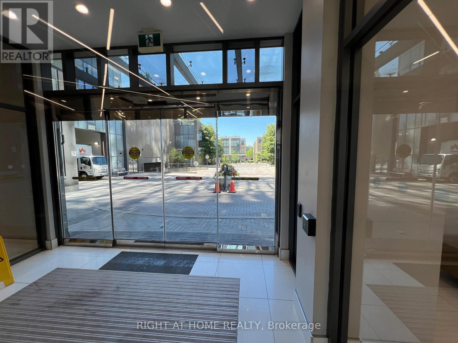 1407 - 5025 Four Springs Avenue, Mississauga, Ontario  L5R 0G5 - Photo 5 - W12790536