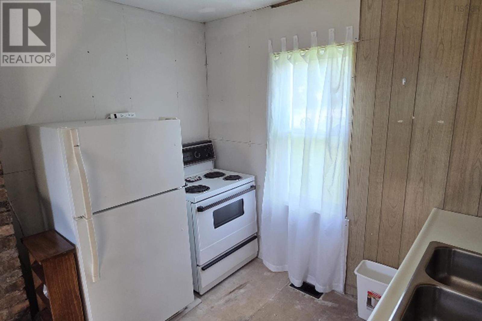 8 Grey Street, Springhill, Nova Scotia  B0M 1X0 - Photo 8 - 202615913