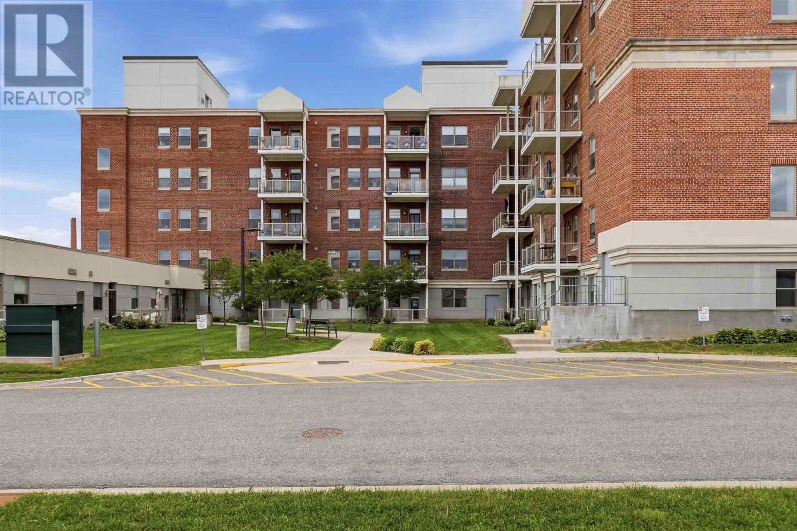 969 Queen St E # 104, Sault Ste. Marie, Ontario  P6A 2C2 - Photo 2 - SM261473