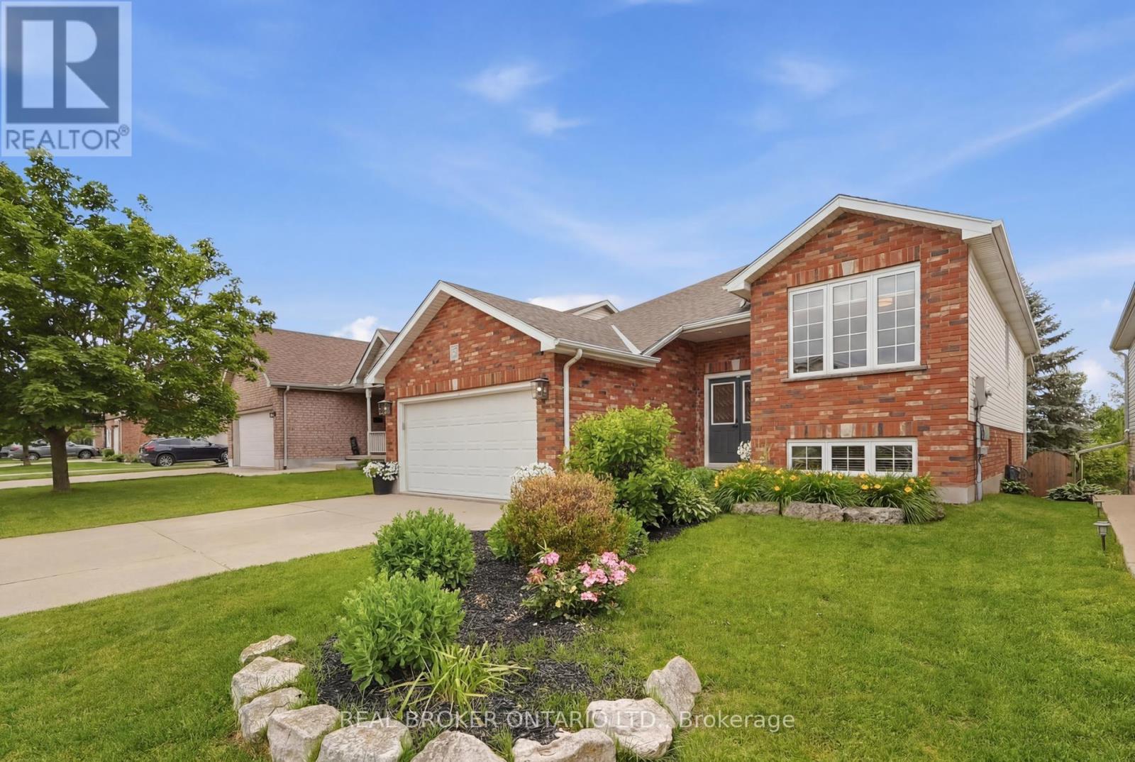 105 HARWOOD ROAD, Cambridge, Ontario
