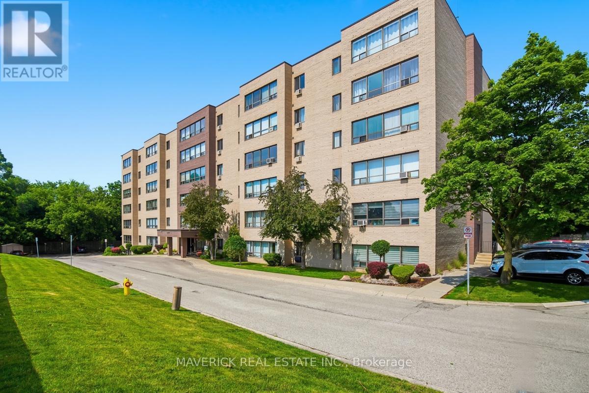 303 - 650 Cheapside Street