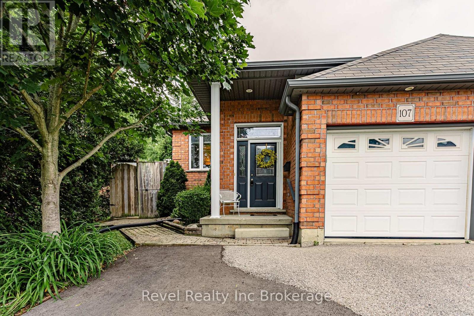 107 KING STREET E, Ingersoll, Ontario