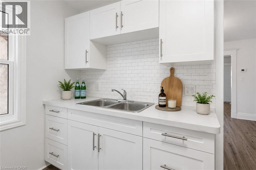 106 Carlton Street, St. Catharines, Ontario  L2R 1R3 - Photo 11 - 40842088