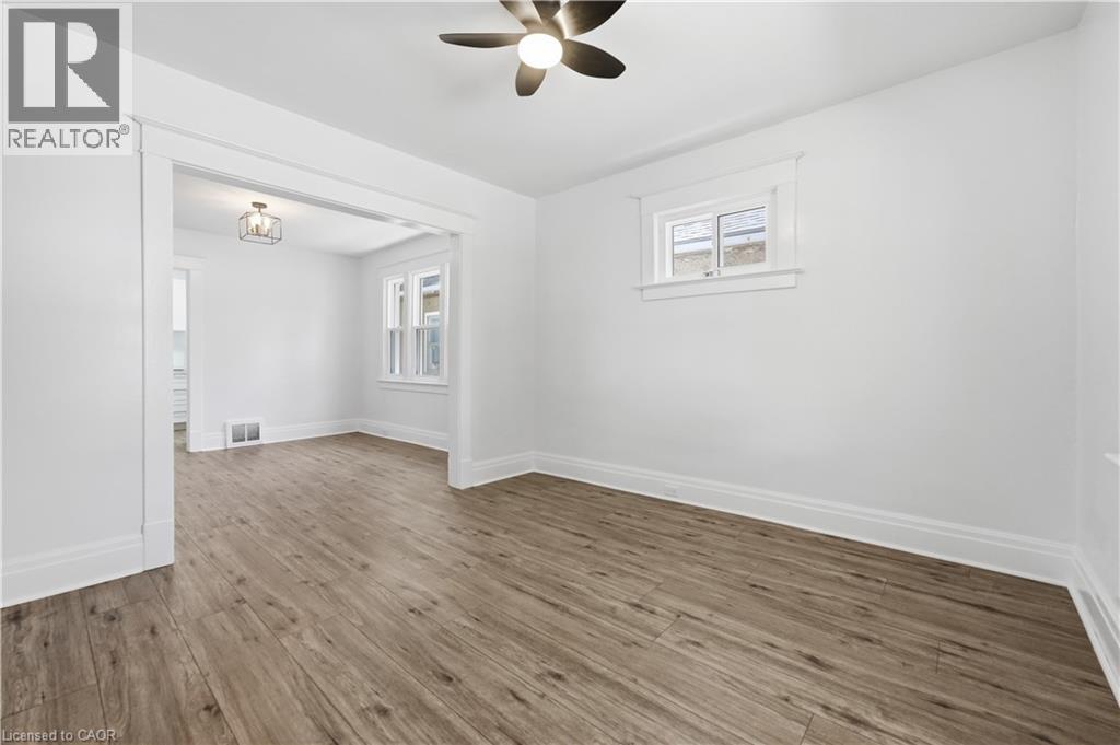 106 Carlton Street, St. Catharines, Ontario  L2R 1R3 - Photo 5 - 40842088