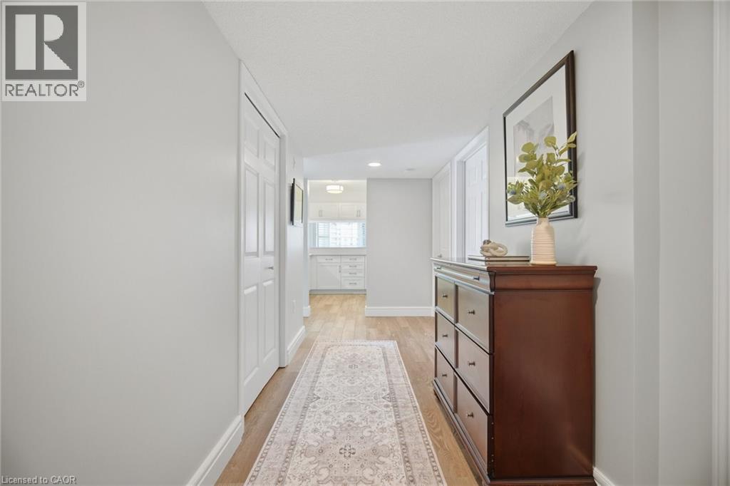 216 Plains Road W Unit# F301, Burlington, Ontario  L7T 4K8 - Photo 6 - 40843053