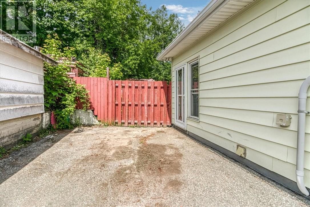 32 Fraser Avenue, Onaping, Ontario  P0M 2R0 - Photo 2 - 2128880