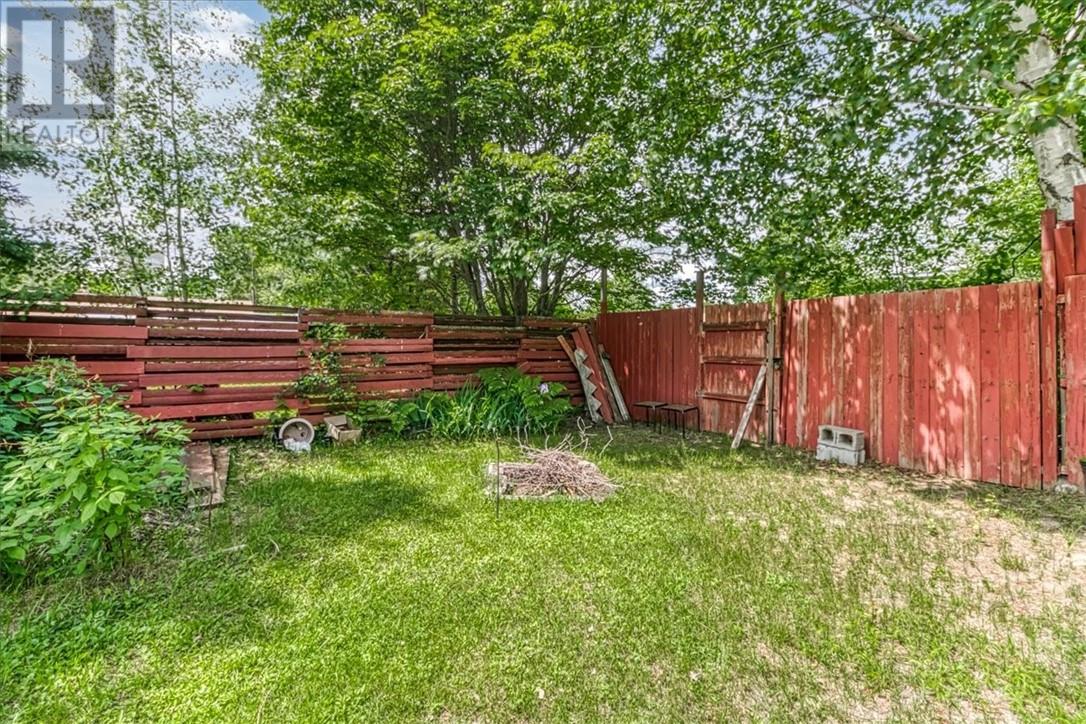 32 Fraser Avenue, Onaping, Ontario  P0M 2R0 - Photo 7 - 2128880